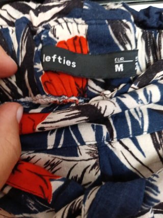 Pantalón corto estampado floral t. M (talla poco)
