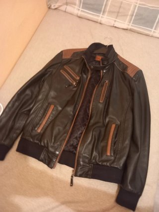 Chaqueta de piel Mari Calzón Negra