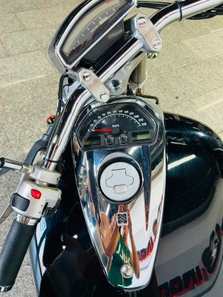 Suzuki Intruder M1800 Negra