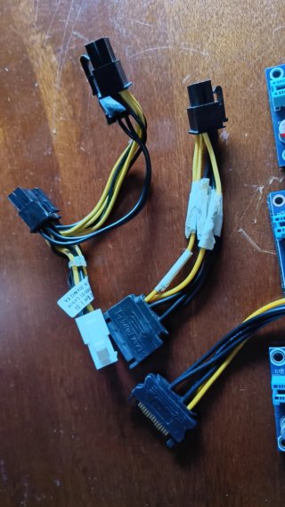 Lotto 8 Riser PCIe Mining Server