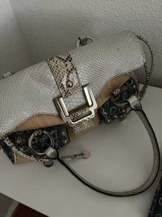 Bolso y monedero Guess beige y plateado