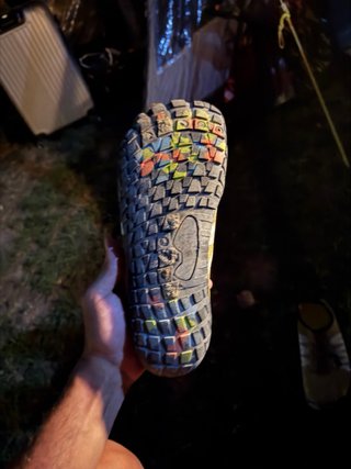ESCARPINES ACUÁTICOS UNISEX EN MUY BUEN ESTADO