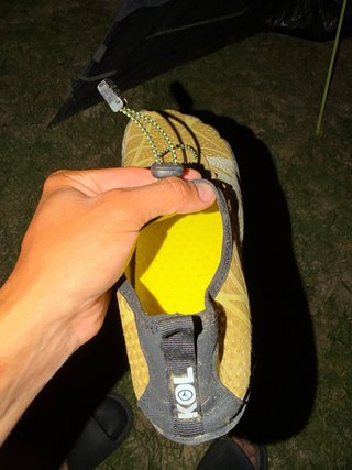 ESCARPINES ACUÁTICOS UNISEX EN MUY BUEN ESTADO