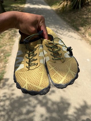 ESCARPINES ACUÁTICOS UNISEX EN MUY BUEN ESTADO