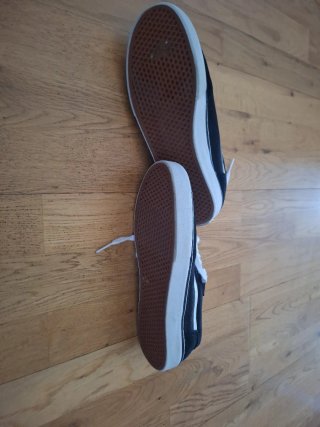 Zapatillas Vans Negras y Blancas