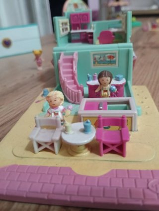 Polly Pocket BlueBird beach cafe