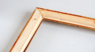 Marco de madera dorado antiguo