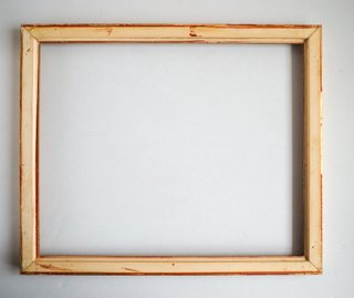 Marco de madera dorado antiguo