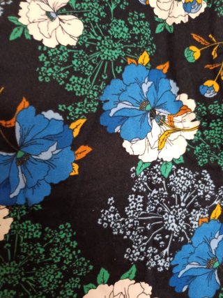 Pantalón corto Sfera estampado floral T.38
