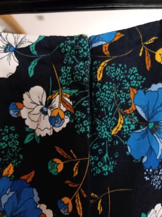 Pantalón corto Sfera estampado floral T.38