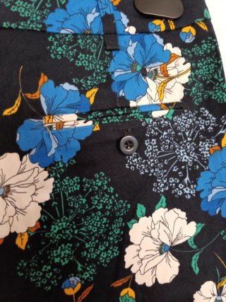 Pantalón corto Sfera estampado floral T.38