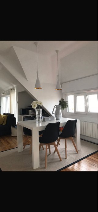 Mesa extensible blanca de madera