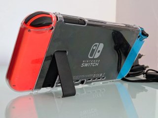 Nintendo Switch V2  + Funda Protectora Rígida