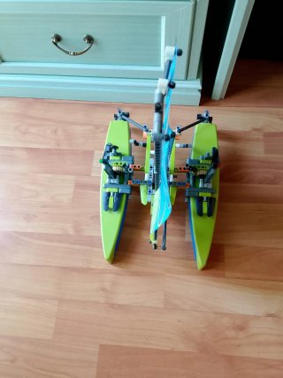 Lego Technic Catamarano 42105