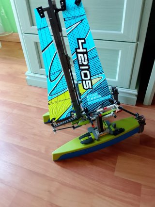 Lego Technic Catamarano 42105