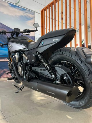 QJ Motor SRV 600V Custom