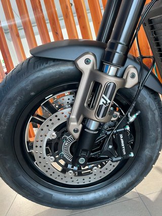 QJ Motor SRV 600V Custom