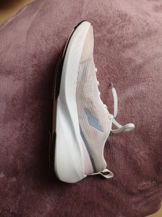 Zapatillas running KIPRUN Kipcore Mujer Beige/Rosa