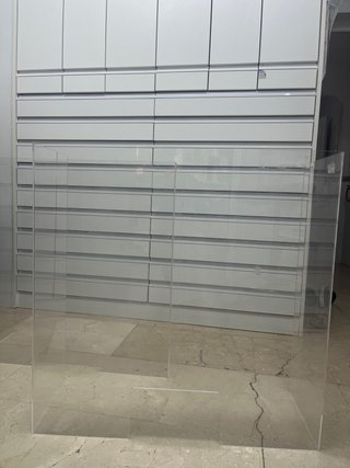 Mampara protectora metacrilato mostrador
