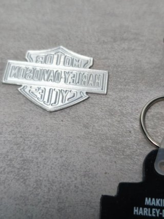 Pin Harley Davidson Llavero y pegatina