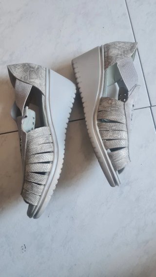 Sandalias Plataforma Beige/Plata Talla 38
