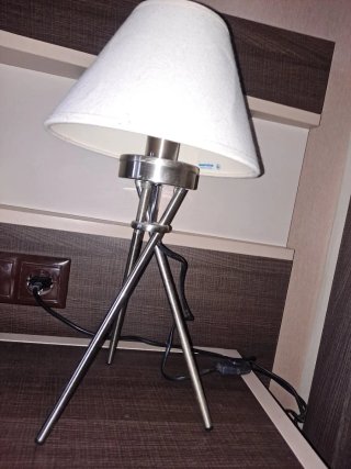 Lámpara de mesita de noche