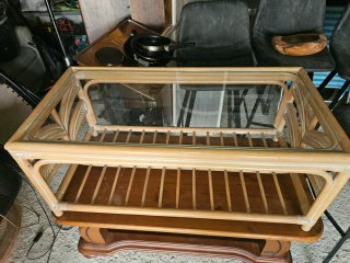 Mesa de centro de ratán y cristal