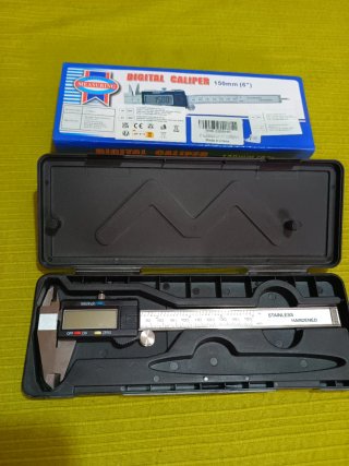 Calibrador Digital 150mm (6) Acero Inoxidable
