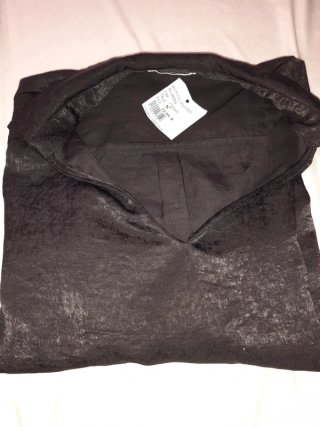 Blusa Marla negra cuello pico manga 3/4 Talla S