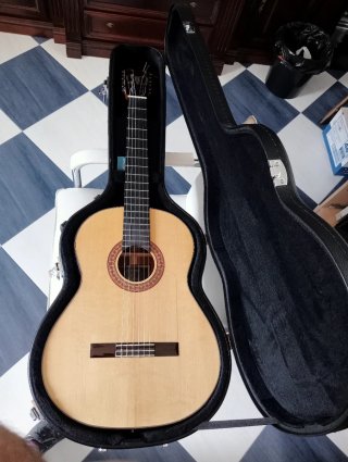 Guitarra Flamenca Antonio de Toledo con previo