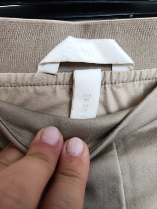 Pantalón H&M recto beige T.40