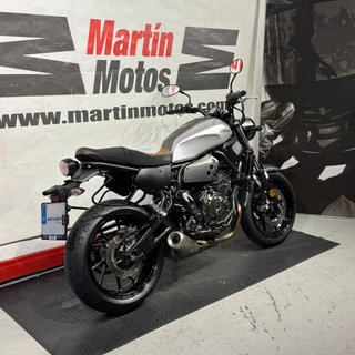 YAMAHA XSR700