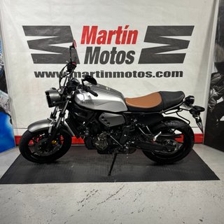 YAMAHA XSR700