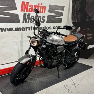 YAMAHA XSR700