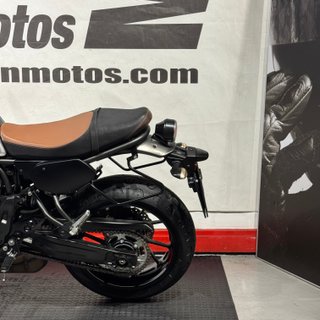 YAMAHA XSR700