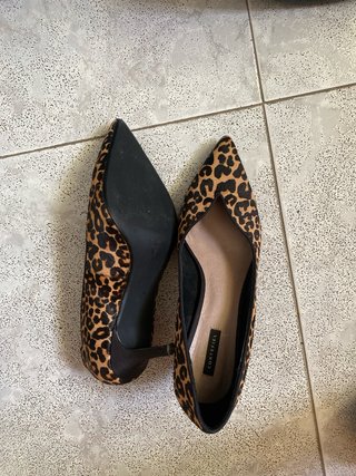 Zapatos tacon Cortefiel estampado leopardo