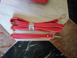 BOLSO CLUTCH CORAL NUEVO CON CORREA