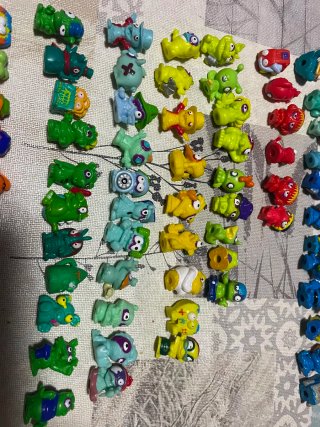 Zomblings de varias temporadas y accesorios