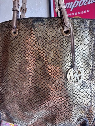 Bolso Michael Kors Dorado Gran Capacidad