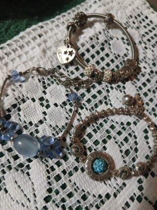 Tris braccialetti Sterling e acciaio con charme