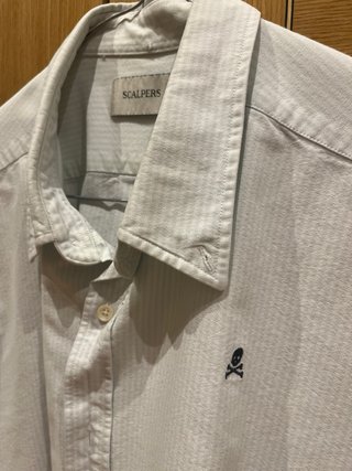 Camisa Scalpers verde clarito y blanca