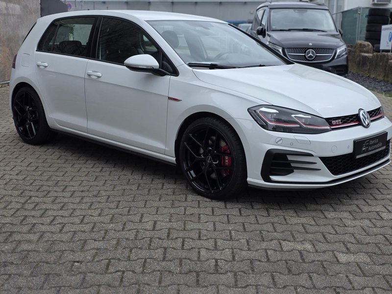 Volkswagen Golf 2020, foto 2