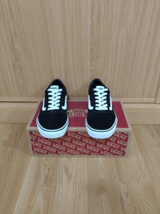 Vans Ward Zapatillas Negras y Blancas
