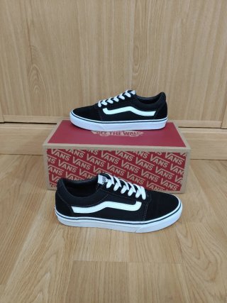 Vans Ward Zapatillas Negras y Blancas