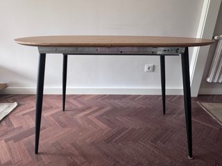 Mesa comedor extensible ovalada madera y metal