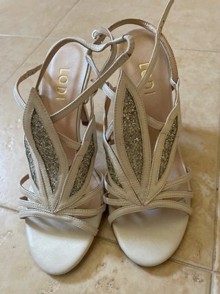 Sandalias Lodi Tacon Talla 37 Plata Blanco