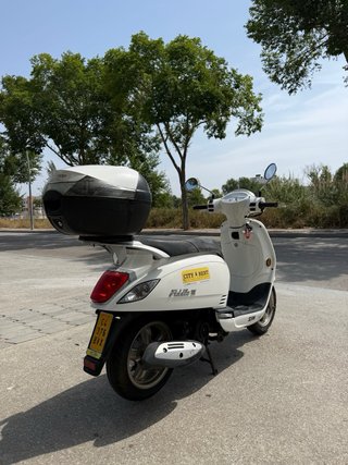 SYM Fiddle III 50cc Scooter Blanca