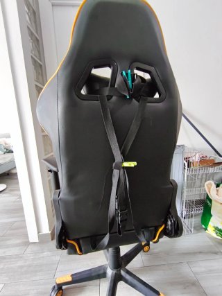 Silla Gamer Blitzwolf Negra y Amarilla