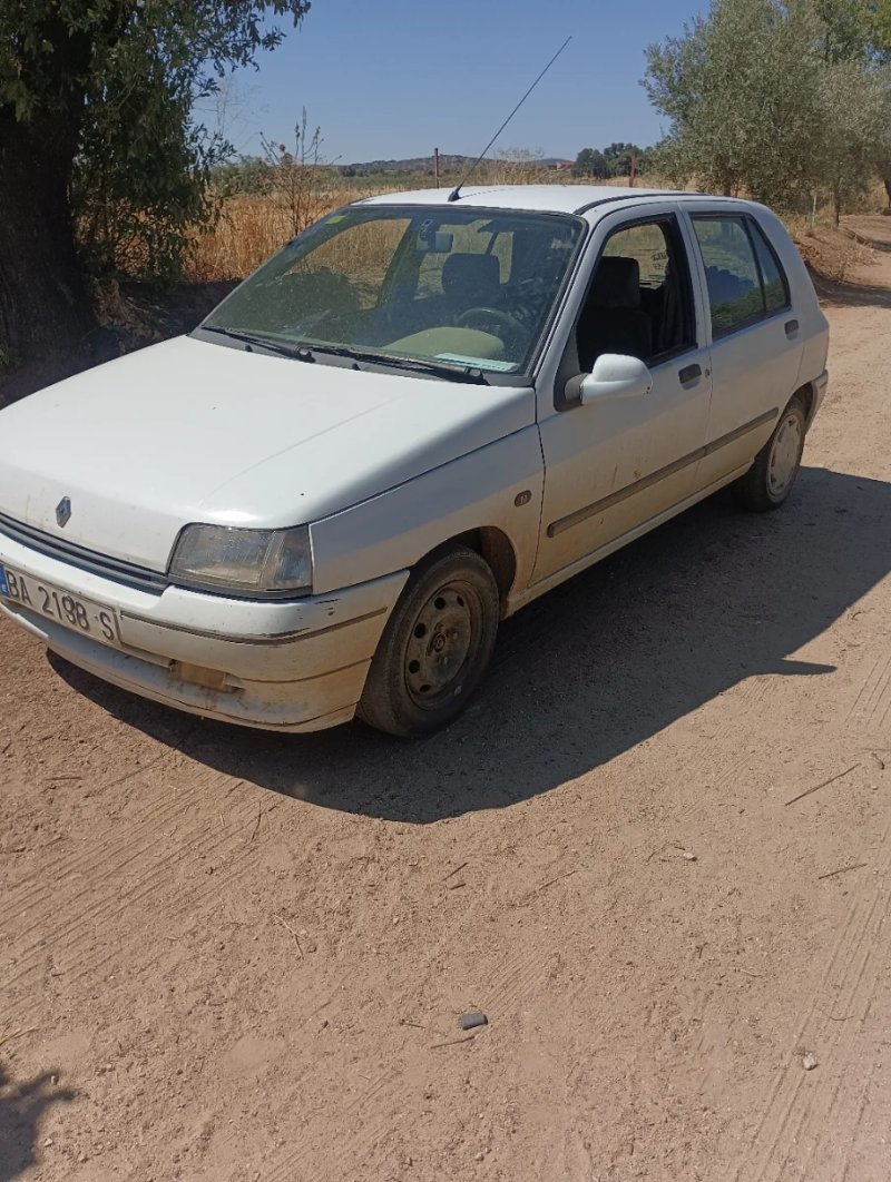 Renault Clio 1991 - foto 1