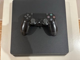 PS4, 1TB, + FIFA 19 (solo venta en persona)
